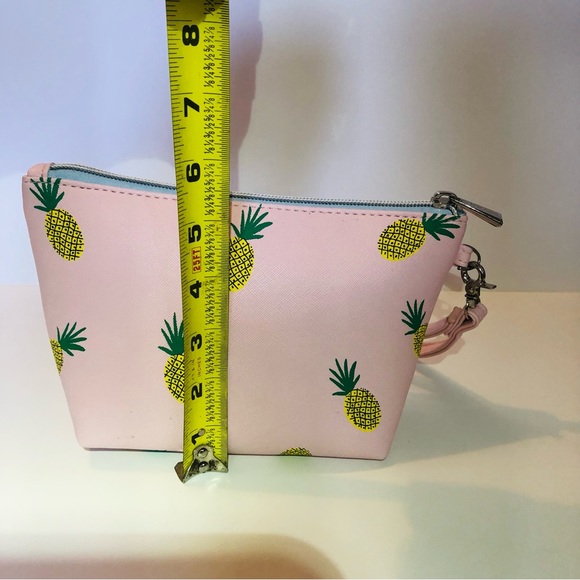 Miniso cosmetic bag. New and oh-so-cute! - Picture 3 of 10